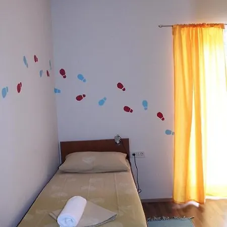 Хостел Cocoon & *